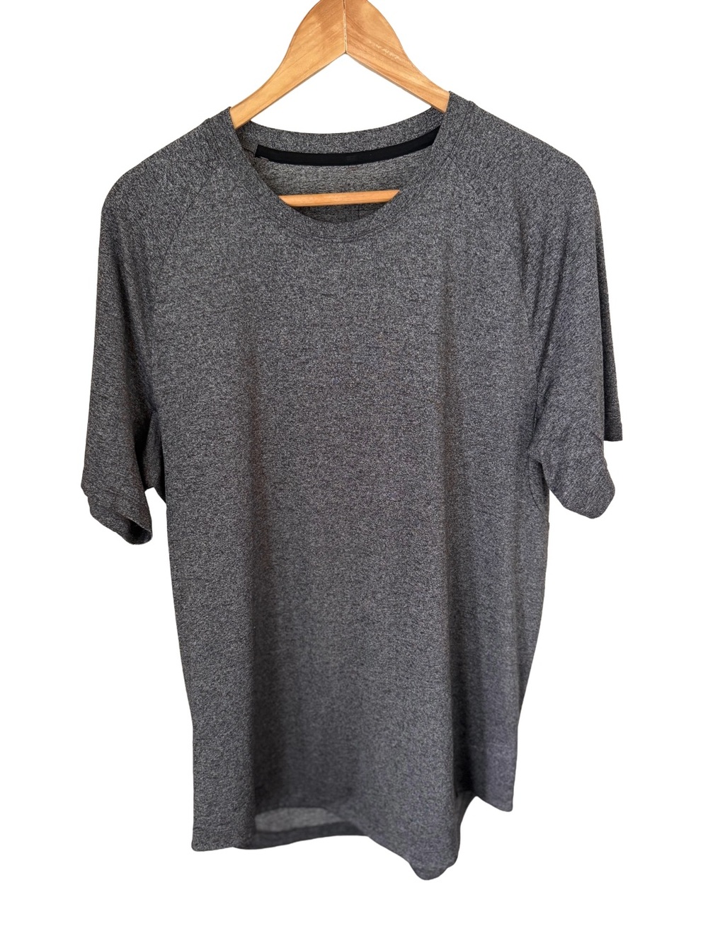 lululemon athletica Men's Heather Charcoal Short Sleeve Tee